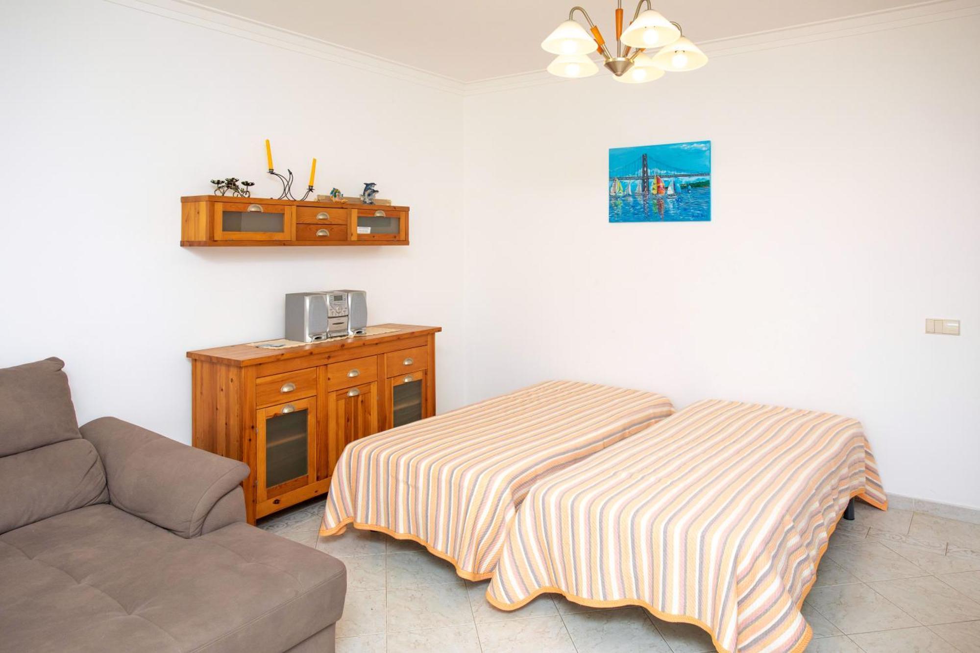 Os Apartamentos A Ramos Na Praia Da Gale Estao Inserido Em Condominio Com Piscina, Fica Apenas A 350 Metros Da Praia Da Gale - Apartamentos Com Ar Condicionado Tanto Nos Quartos Como Na Sala, Smart Tv Com Prime Video E Cozinha Completa Albufeira Ngoại thất bức ảnh