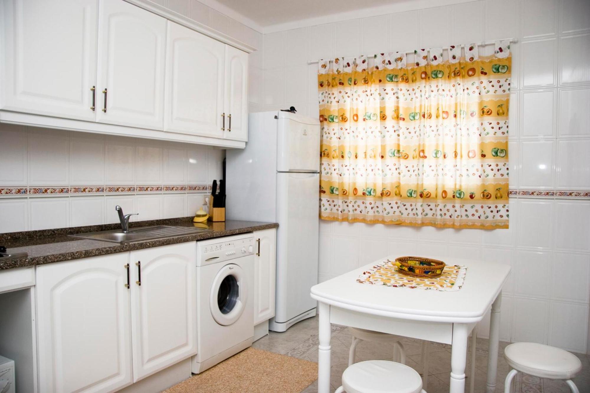 Os Apartamentos A Ramos Na Praia Da Gale Estao Inserido Em Condominio Com Piscina, Fica Apenas A 350 Metros Da Praia Da Gale - Apartamentos Com Ar Condicionado Tanto Nos Quartos Como Na Sala, Smart Tv Com Prime Video E Cozinha Completa Albufeira Ngoại thất bức ảnh