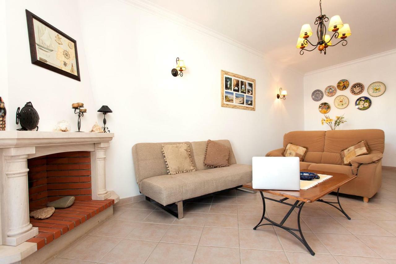 Os Apartamentos A Ramos Na Praia Da Gale Estao Inserido Em Condominio Com Piscina, Fica Apenas A 350 Metros Da Praia Da Gale - Apartamentos Com Ar Condicionado Tanto Nos Quartos Como Na Sala, Smart Tv Com Prime Video E Cozinha Completa Albufeira Ngoại thất bức ảnh