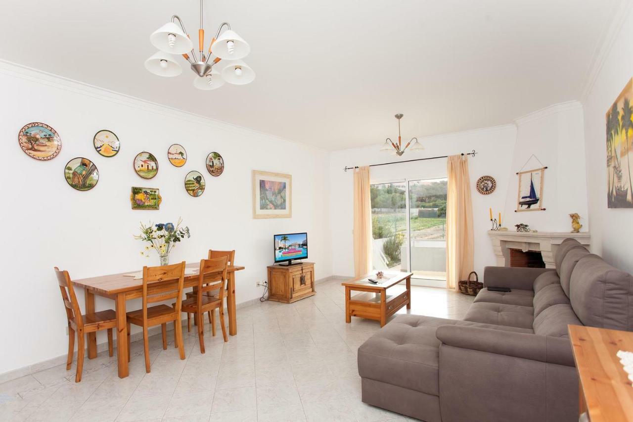 Os Apartamentos A Ramos Na Praia Da Gale Estao Inserido Em Condominio Com Piscina, Fica Apenas A 350 Metros Da Praia Da Gale - Apartamentos Com Ar Condicionado Tanto Nos Quartos Como Na Sala, Smart Tv Com Prime Video E Cozinha Completa Albufeira Ngoại thất bức ảnh