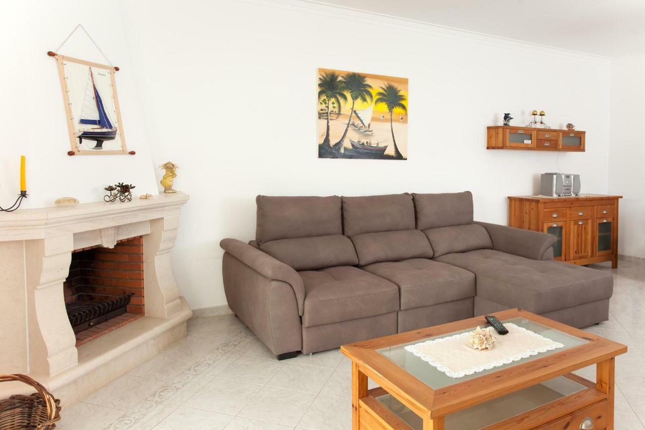 Os Apartamentos A Ramos Na Praia Da Gale Estao Inserido Em Condominio Com Piscina, Fica Apenas A 350 Metros Da Praia Da Gale - Apartamentos Com Ar Condicionado Tanto Nos Quartos Como Na Sala, Smart Tv Com Prime Video E Cozinha Completa Albufeira Ngoại thất bức ảnh