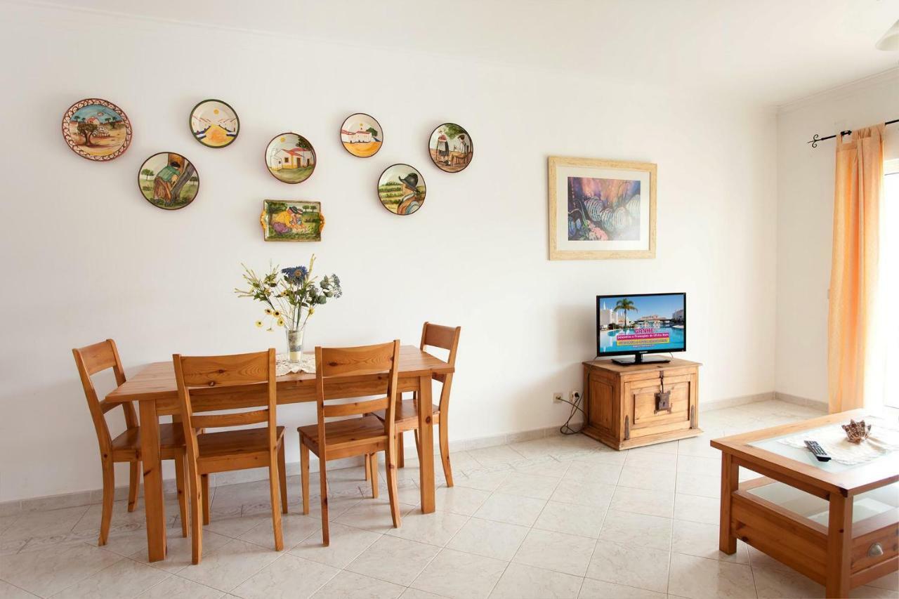 Os Apartamentos A Ramos Na Praia Da Gale Estao Inserido Em Condominio Com Piscina, Fica Apenas A 350 Metros Da Praia Da Gale - Apartamentos Com Ar Condicionado Tanto Nos Quartos Como Na Sala, Smart Tv Com Prime Video E Cozinha Completa Albufeira Ngoại thất bức ảnh