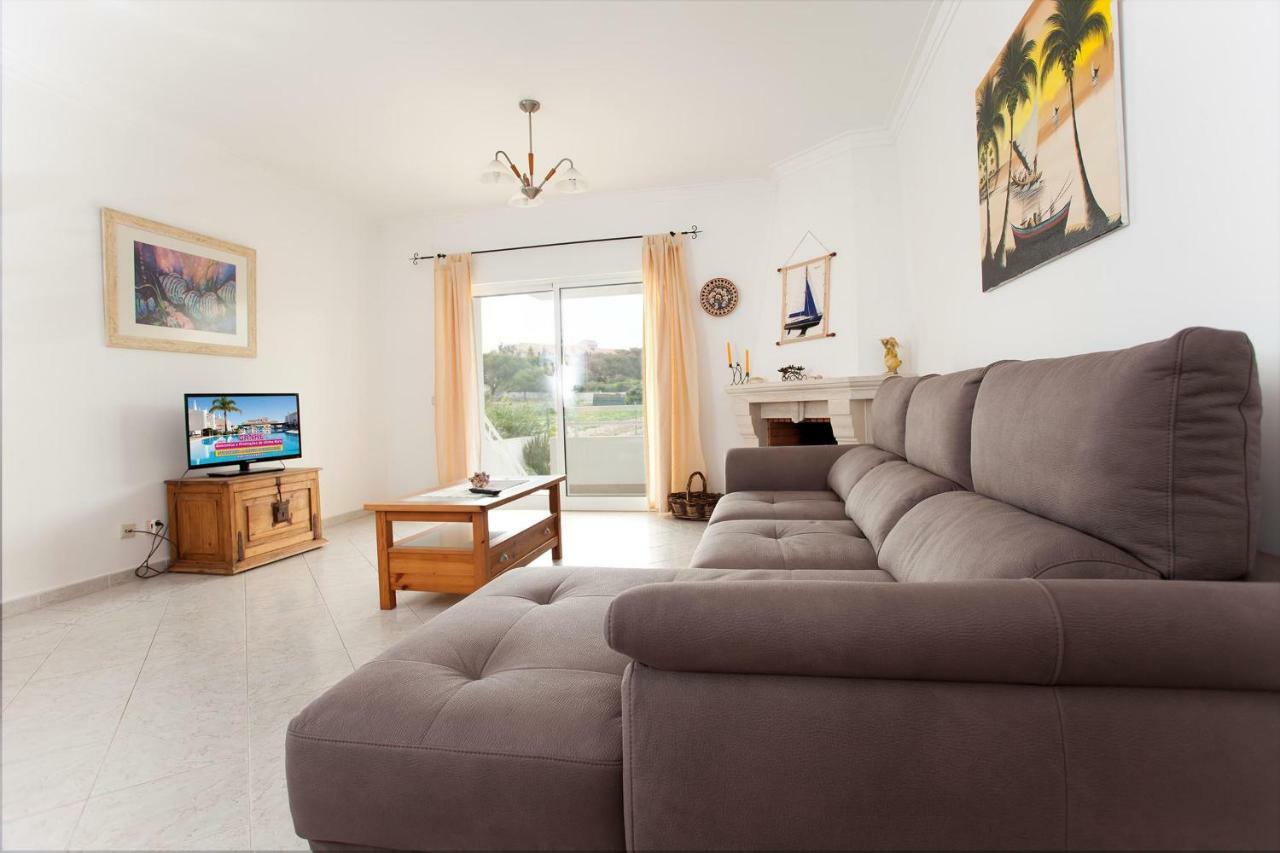 Os Apartamentos A Ramos Na Praia Da Gale Estao Inserido Em Condominio Com Piscina, Fica Apenas A 350 Metros Da Praia Da Gale - Apartamentos Com Ar Condicionado Tanto Nos Quartos Como Na Sala, Smart Tv Com Prime Video E Cozinha Completa Albufeira Ngoại thất bức ảnh