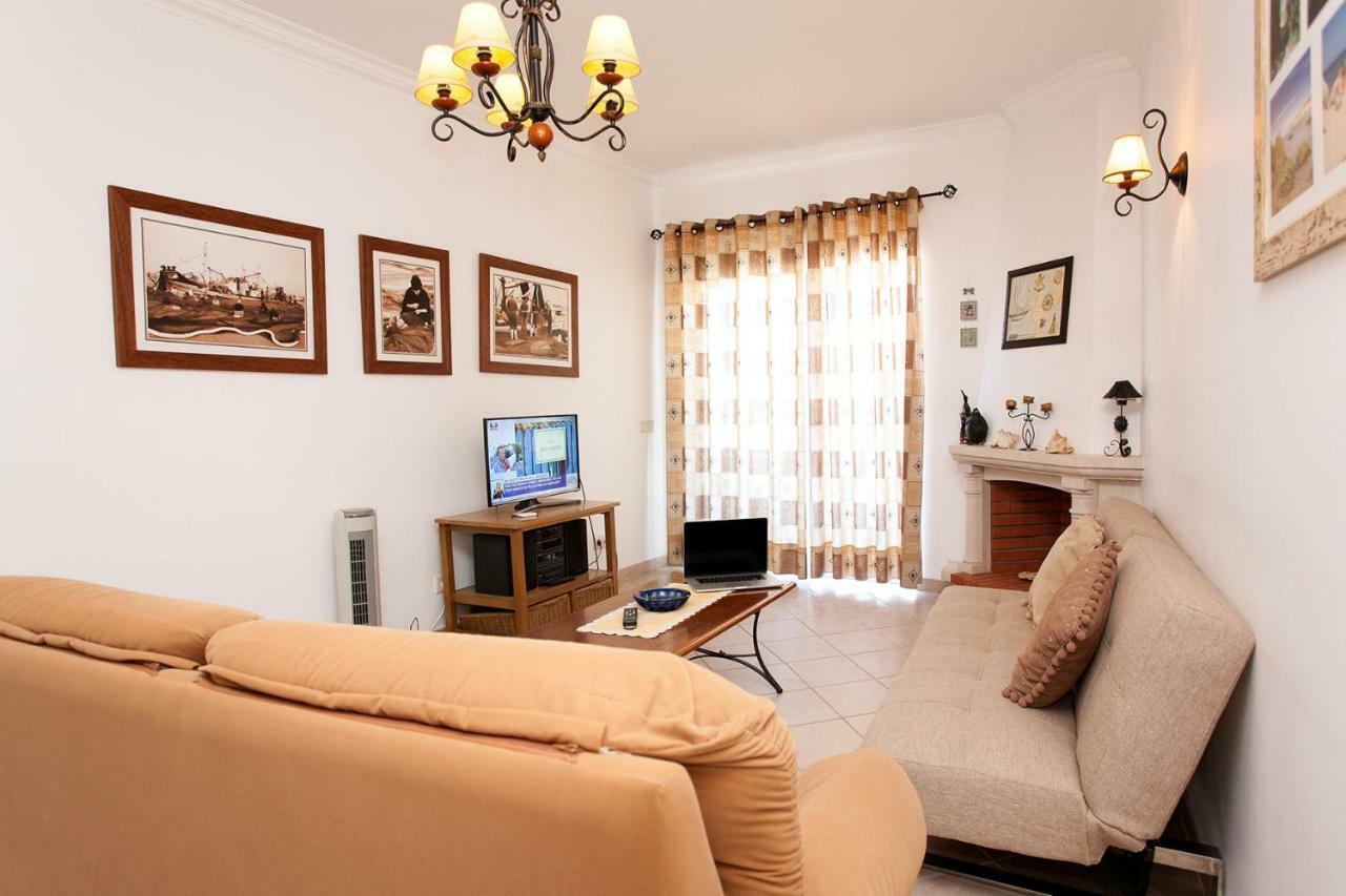 Os Apartamentos A Ramos Na Praia Da Gale Estao Inserido Em Condominio Com Piscina, Fica Apenas A 350 Metros Da Praia Da Gale - Apartamentos Com Ar Condicionado Tanto Nos Quartos Como Na Sala, Smart Tv Com Prime Video E Cozinha Completa Albufeira Ngoại thất bức ảnh