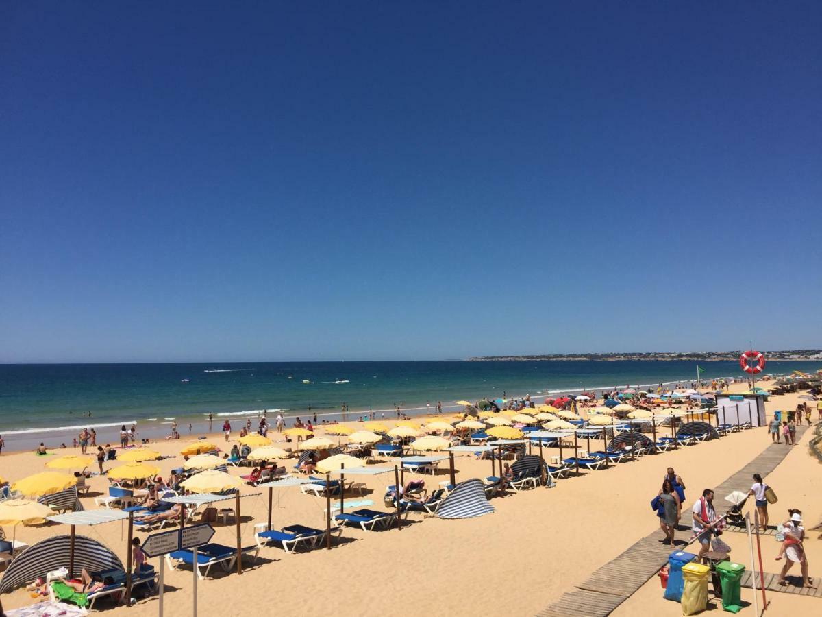 Os Apartamentos A Ramos Na Praia Da Gale Estao Inserido Em Condominio Com Piscina, Fica Apenas A 350 Metros Da Praia Da Gale - Apartamentos Com Ar Condicionado Tanto Nos Quartos Como Na Sala, Smart Tv Com Prime Video E Cozinha Completa Albufeira Ngoại thất bức ảnh